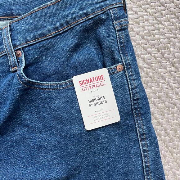 Signature Levi Strauss Hi Rise 5" Shorts Sz 24 - Picture 4 of 4